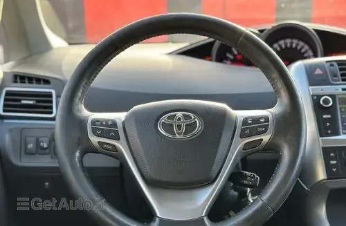 TOYOTA Verso 