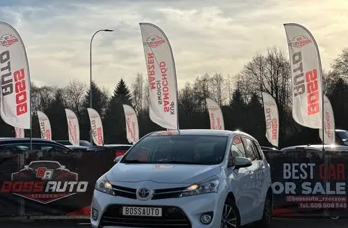 TOYOTA Verso 