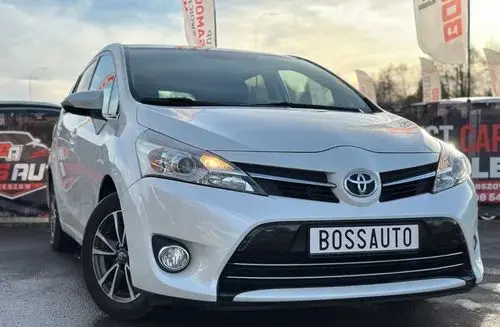 TOYOTA Verso 