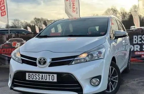 TOYOTA Verso 