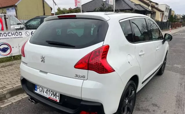PEUGEOT 3008 