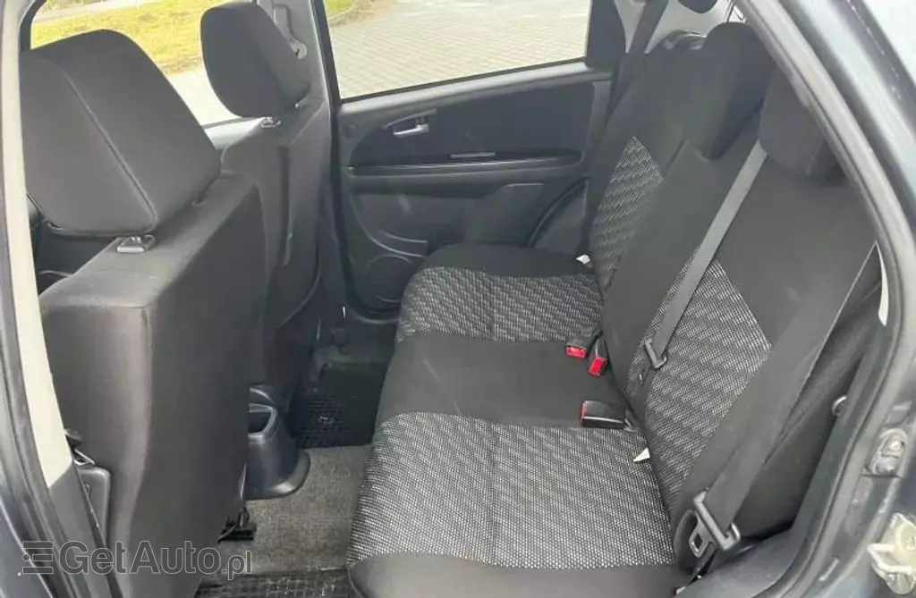 SUZUKI Sx4 