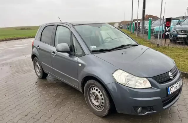 SUZUKI Sx4 