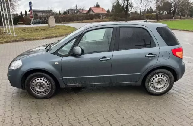 SUZUKI Sx4 