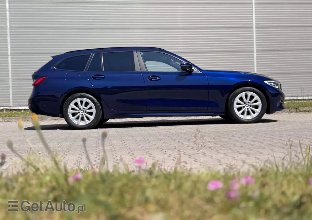 BMW Seria 3 320d xDrive Sport Line Shadow