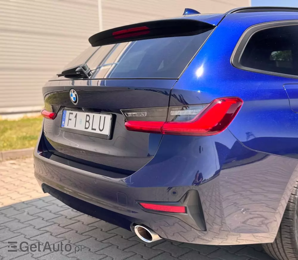 BMW Seria 3 320d xDrive Sport Line Shadow