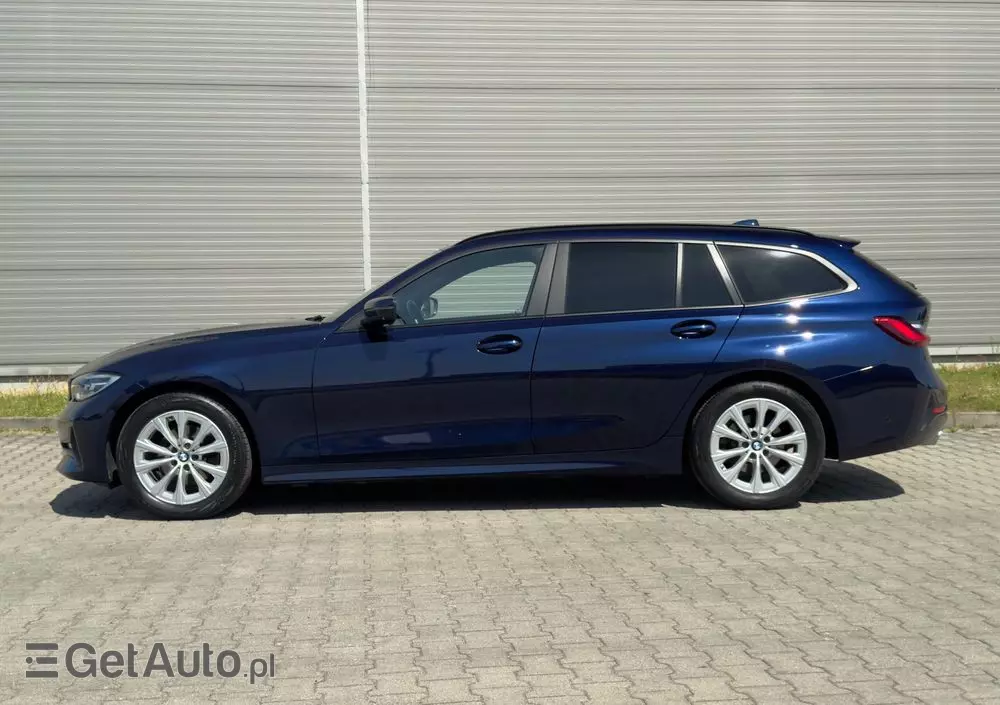 BMW Seria 3 320d xDrive Sport Line Shadow