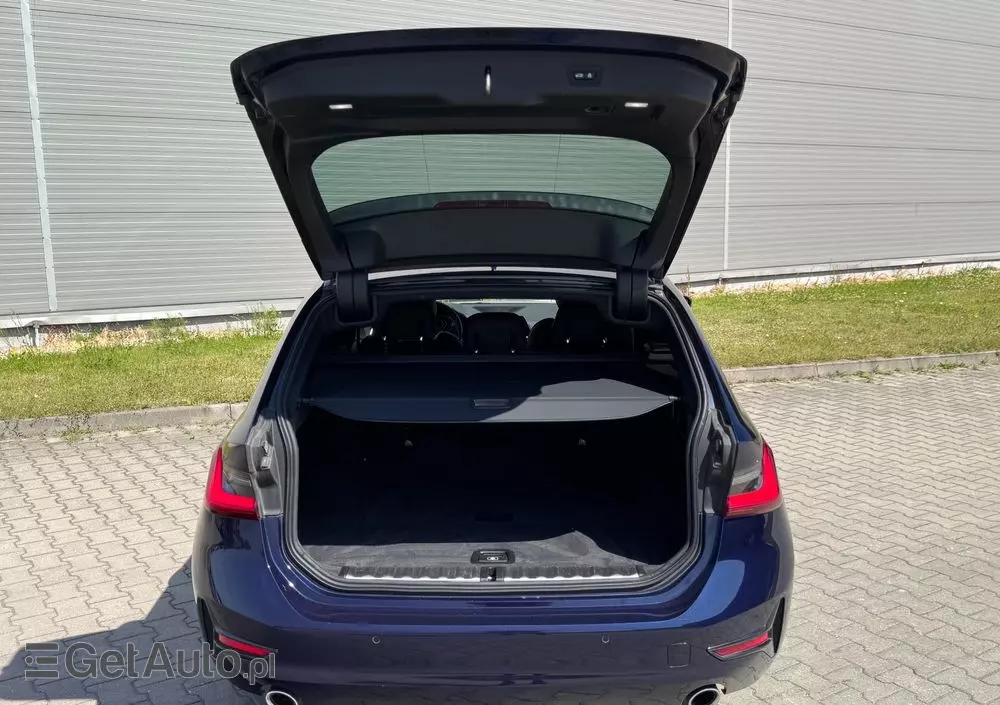 BMW Seria 3 320d xDrive Sport Line Shadow