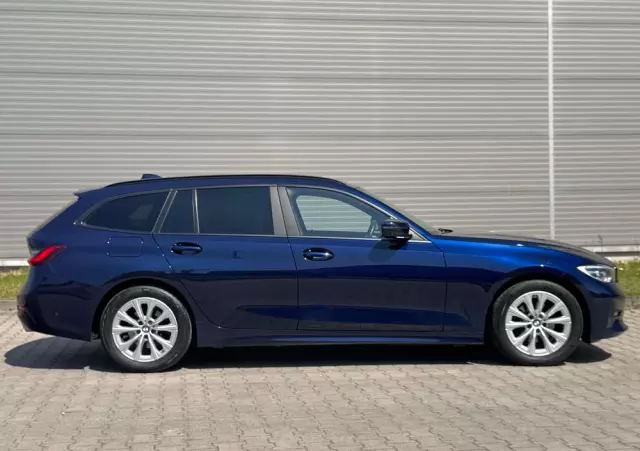 BMW Seria 3 320d xDrive Sport Line Shadow