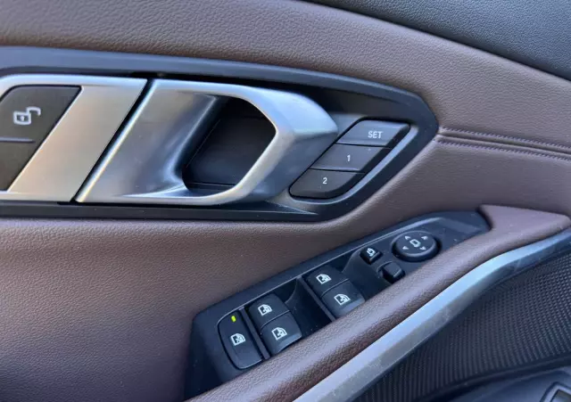 BMW Seria 3 320d xDrive Sport Line Shadow