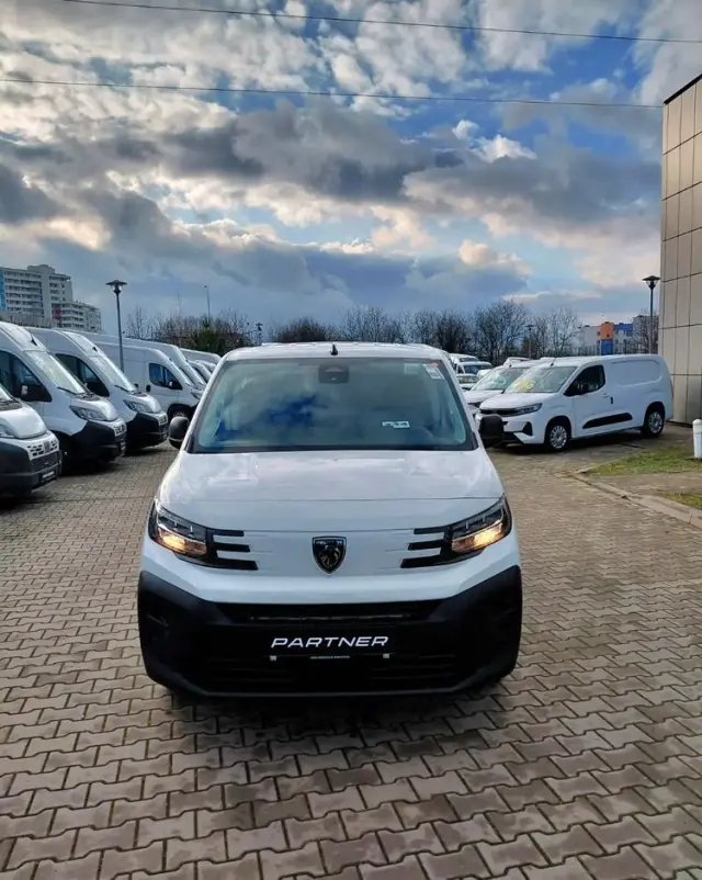 PEUGEOT Partner 
