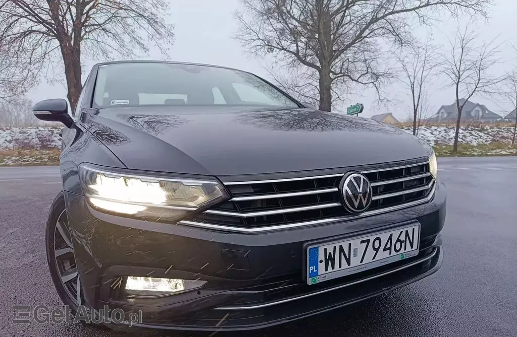 VOLKSWAGEN Passat 