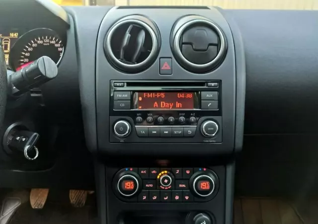 NISSAN Qashqai 1.6 Acenta