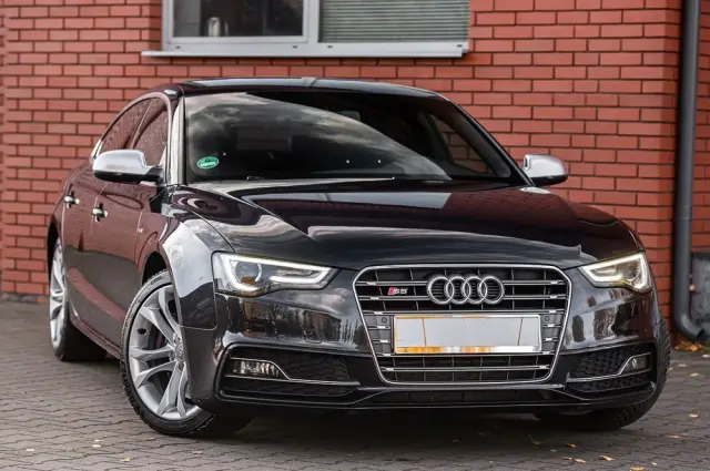 AUDI S5 Limousine 