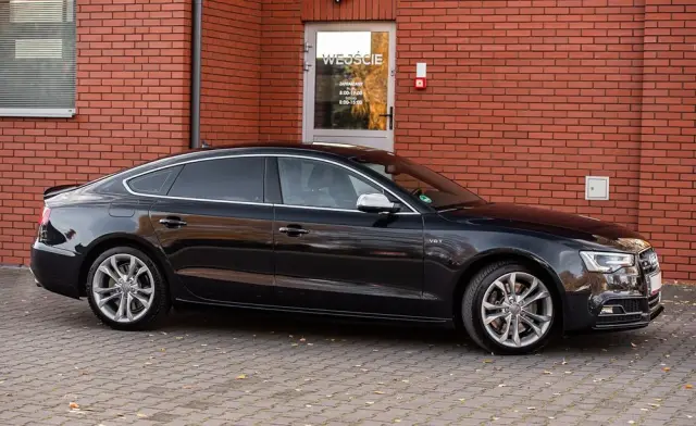 AUDI S5 Limousine 