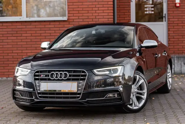 AUDI S5 Limousine 
