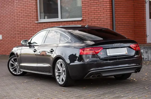 AUDI S5 Limousine 