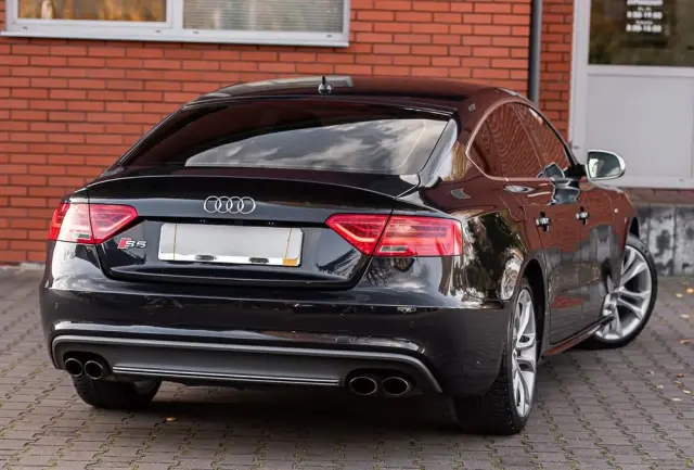 AUDI S5 Limousine 
