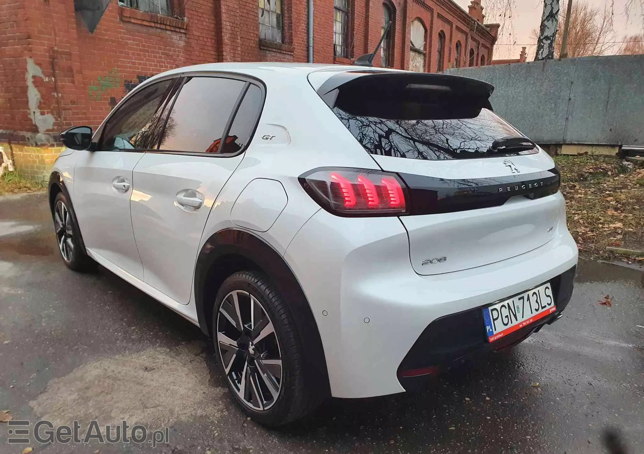 PEUGEOT 208 PureTech 100 GT Pack