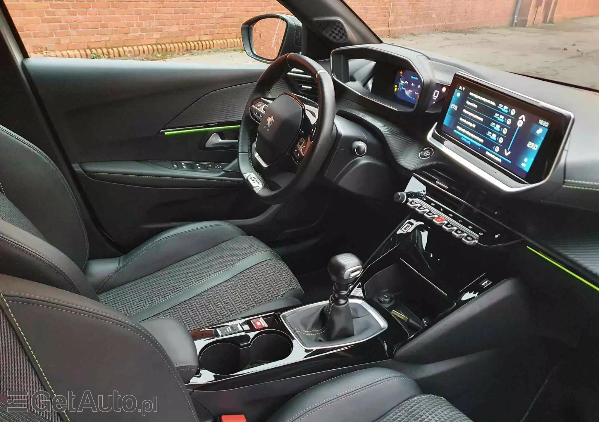 PEUGEOT 208 PureTech 100 GT Pack