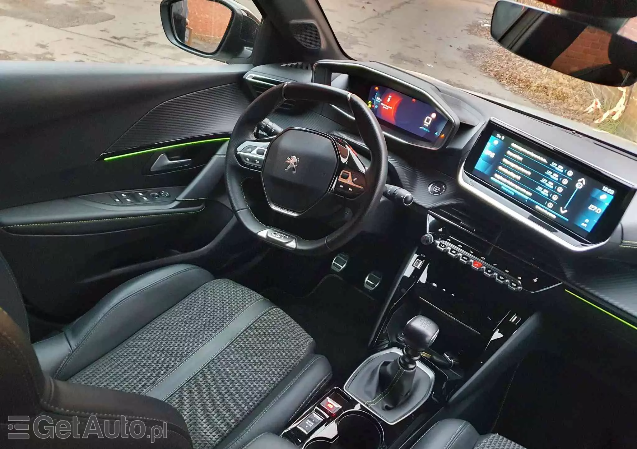 PEUGEOT 208 PureTech 100 GT Pack