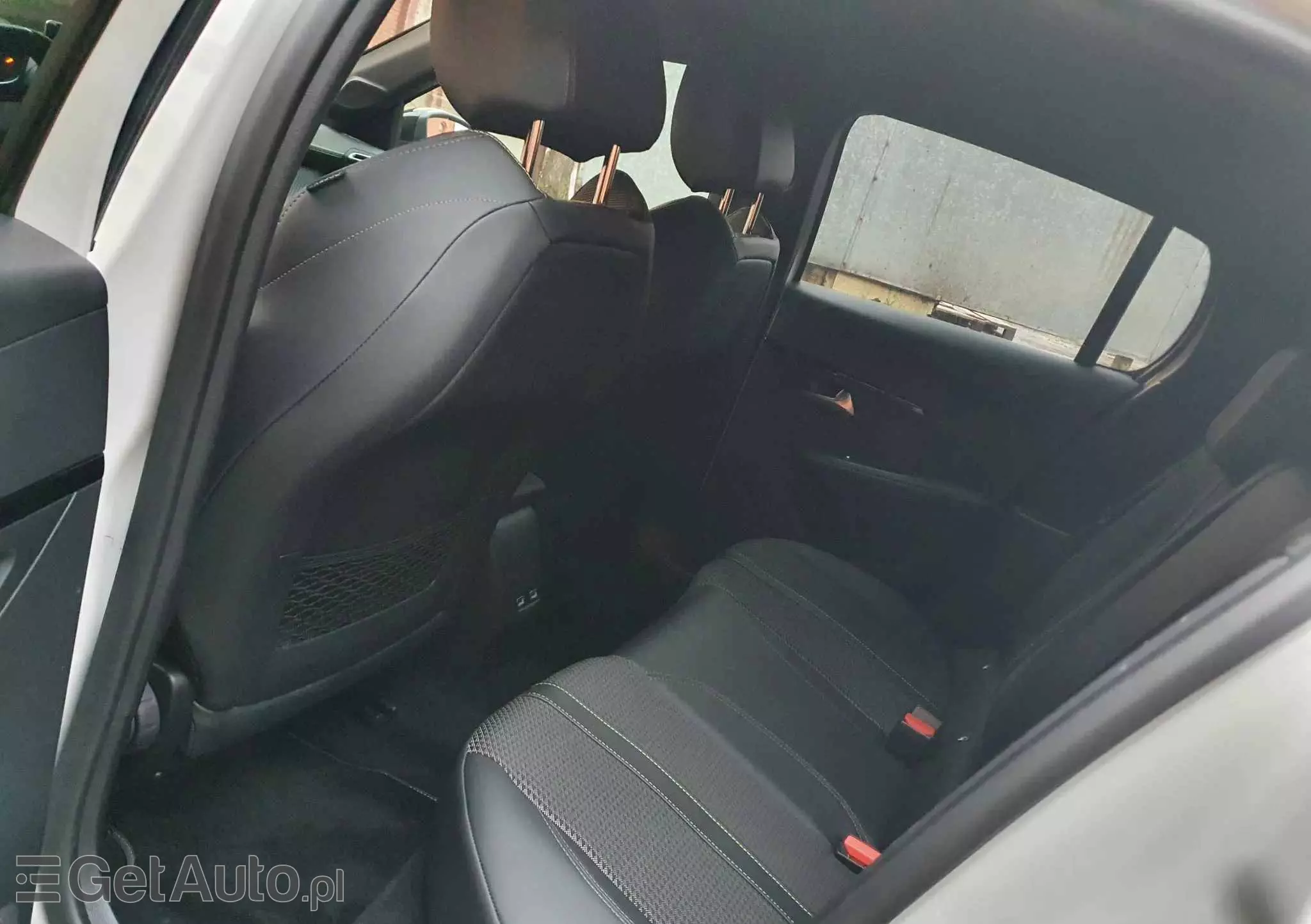 PEUGEOT 208 PureTech 100 GT Pack