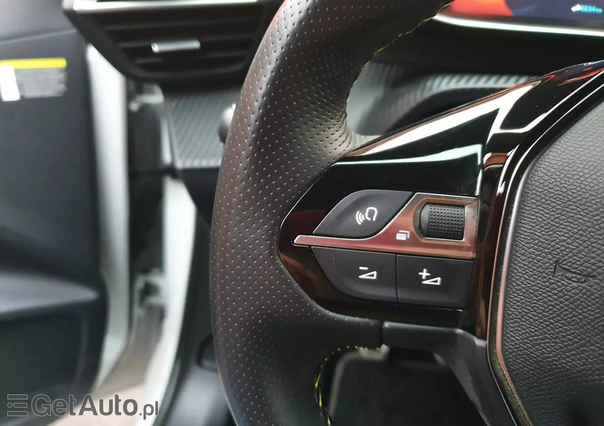 PEUGEOT 208 PureTech 100 GT Pack