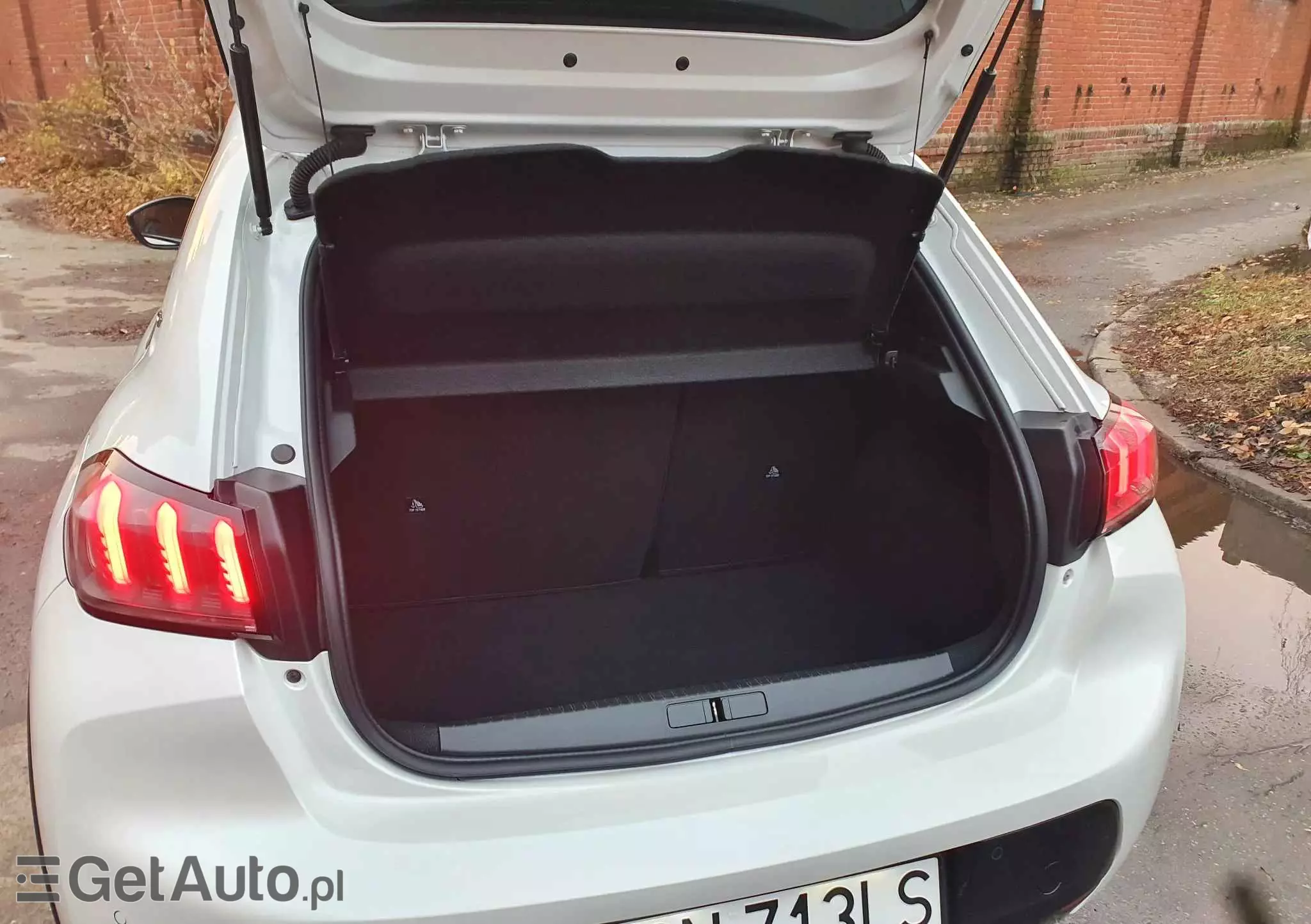 PEUGEOT 208 PureTech 100 GT Pack