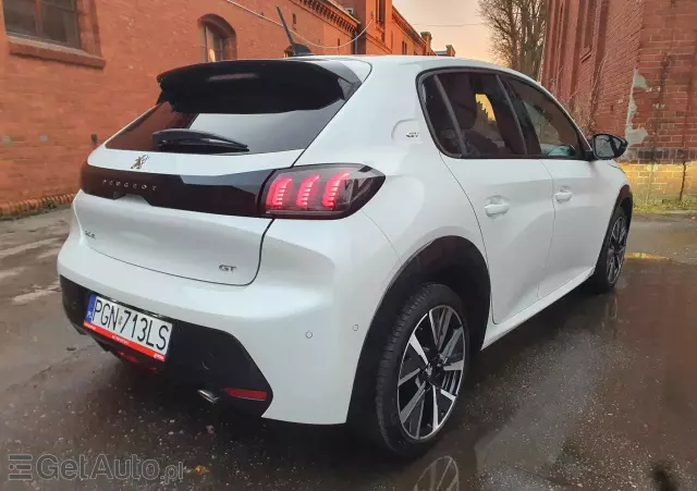 PEUGEOT 208 PureTech 100 GT Pack