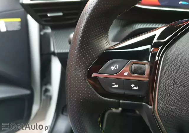 PEUGEOT 208 PureTech 100 GT Pack