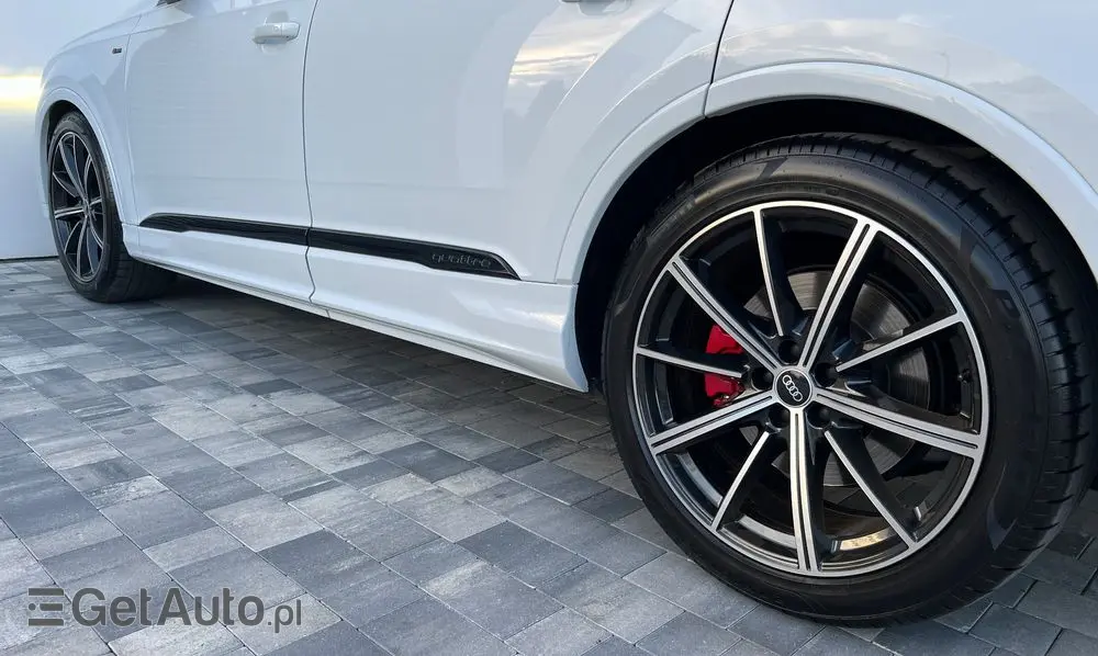 AUDI SQ7 TFSI quattro tiptronic