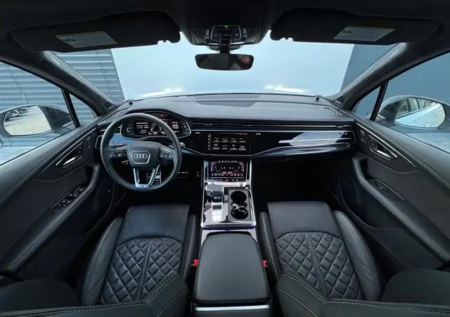AUDI SQ7 TFSI quattro tiptronic