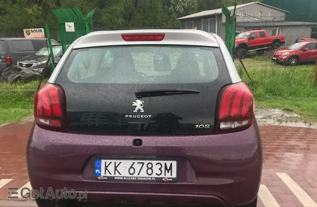 PEUGEOT 108 