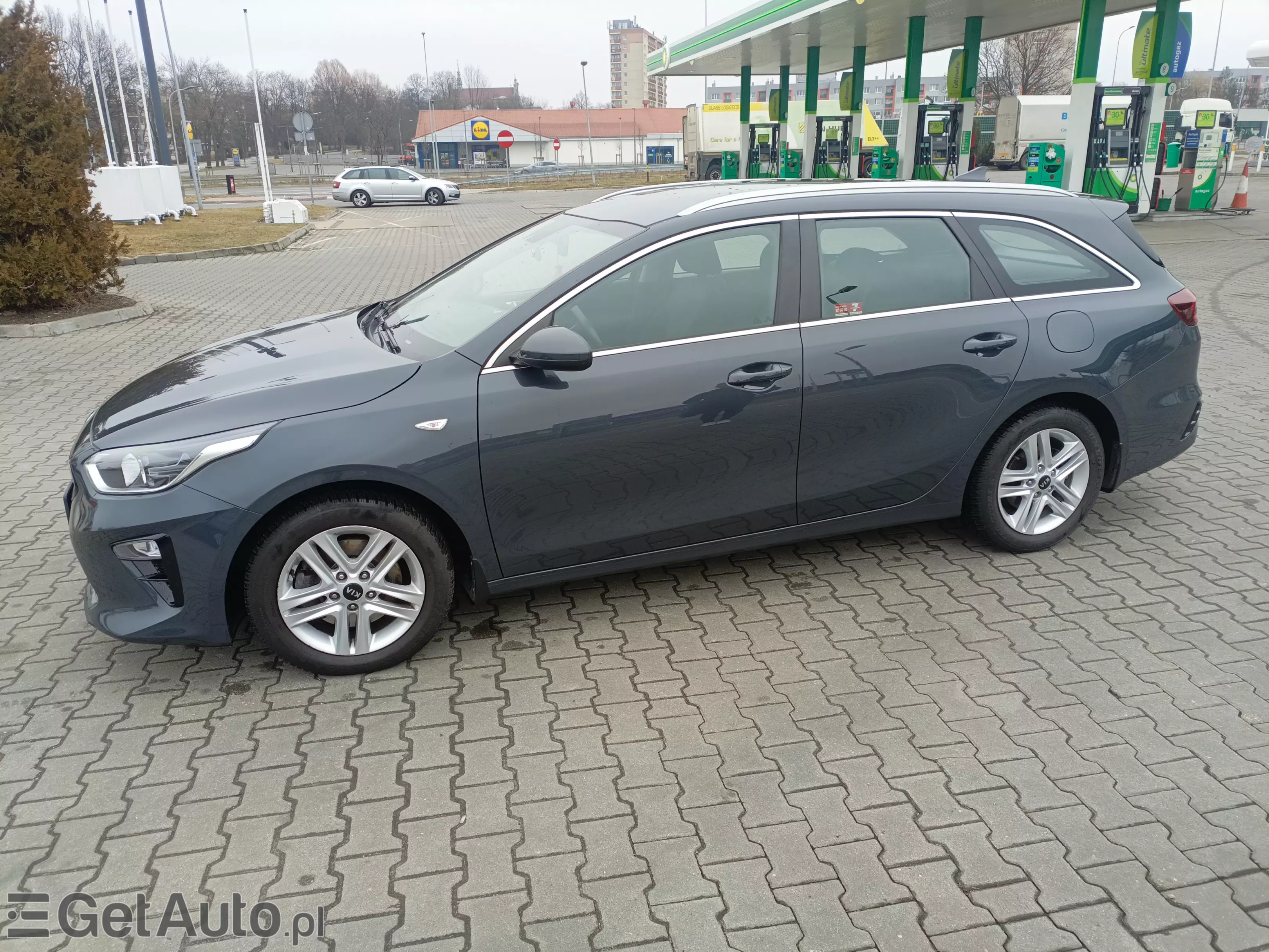 KIA Ceed M