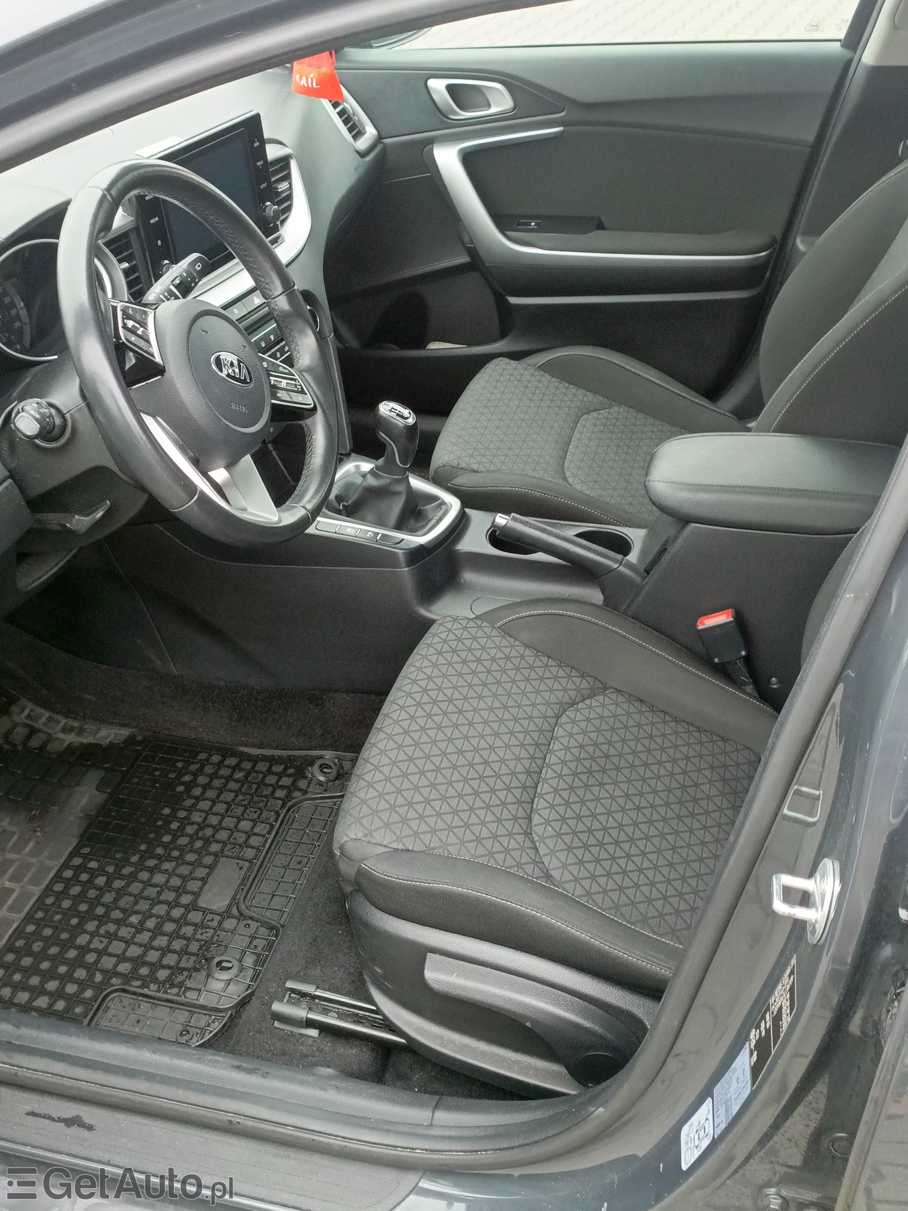 KIA Ceed M