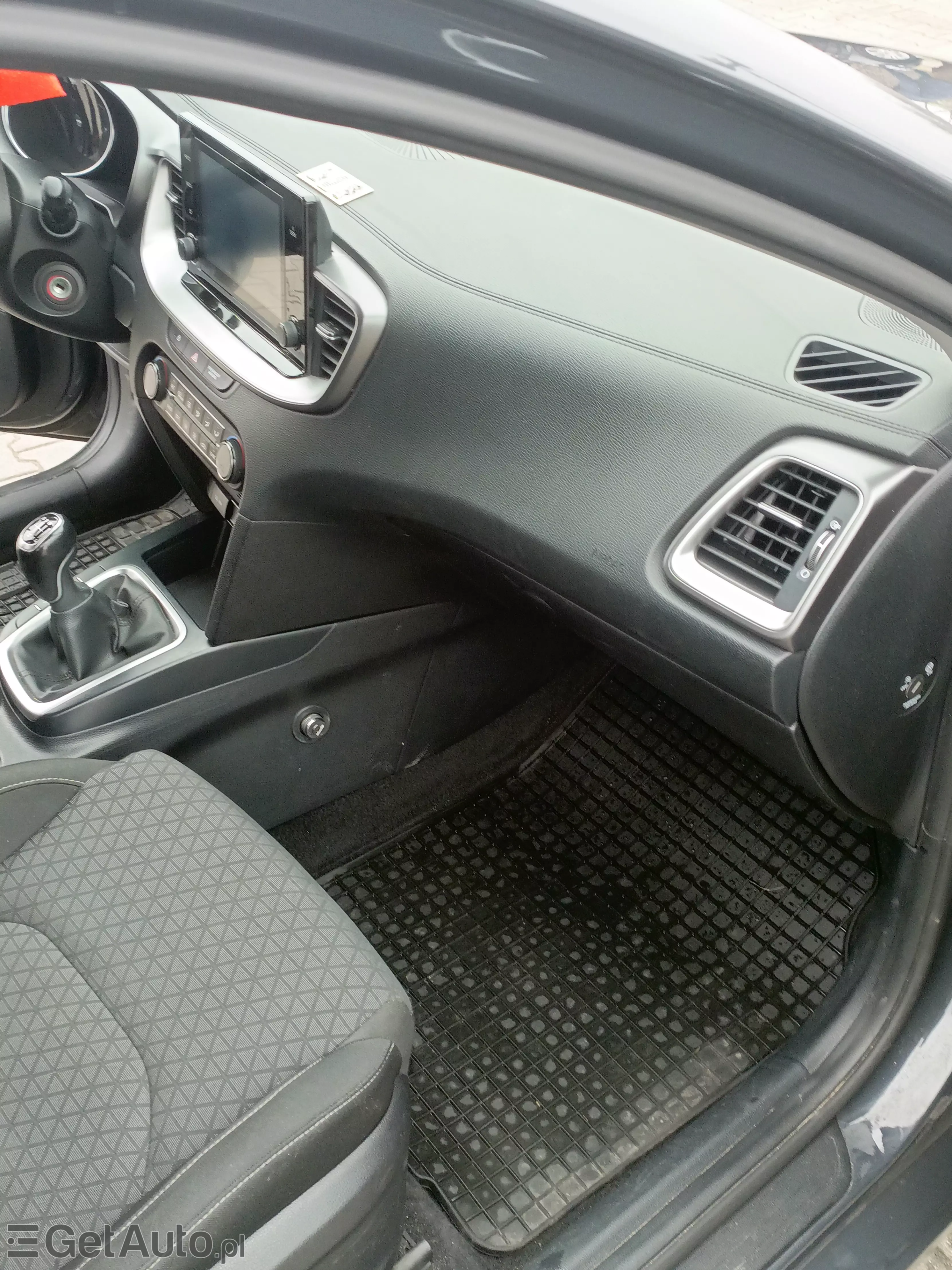 KIA Ceed M