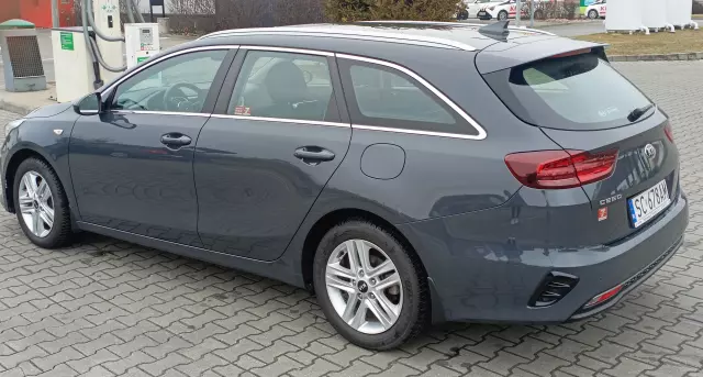 KIA Ceed M