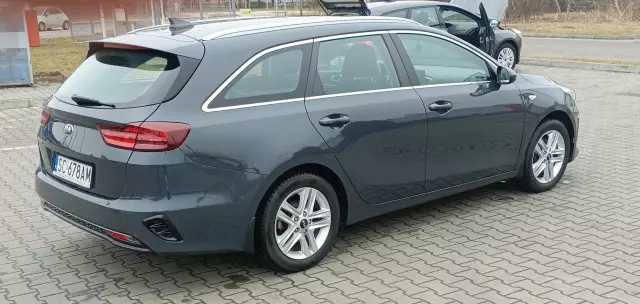 KIA Ceed M