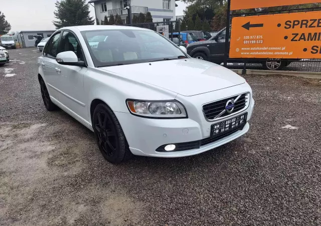VOLVO S40 