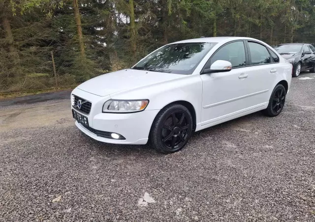 VOLVO S40 
