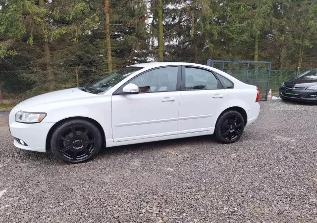 VOLVO S40 