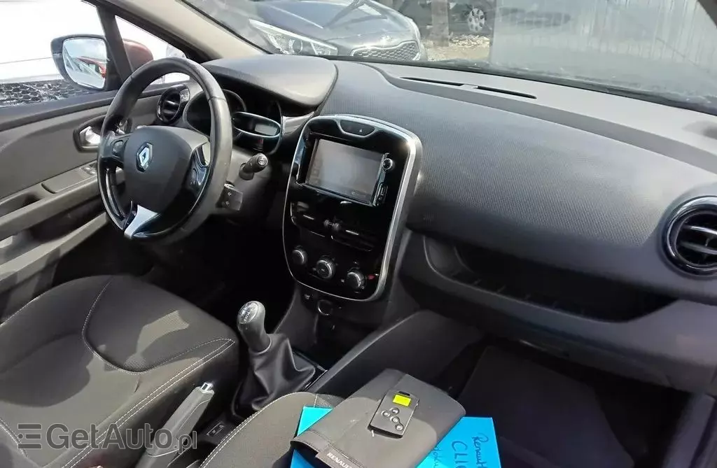 RENAULT Clio 