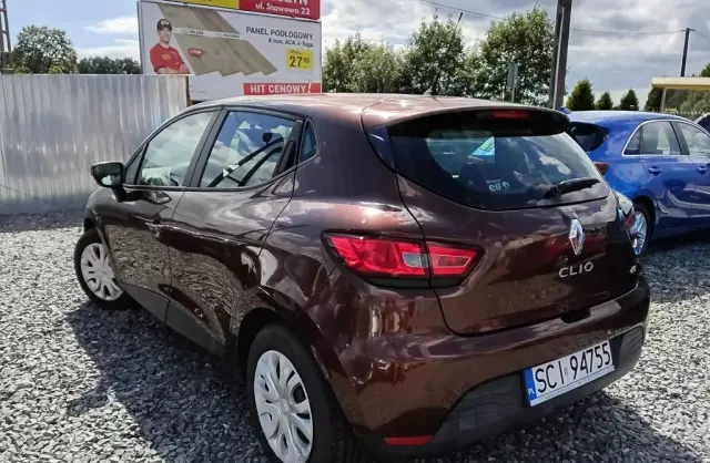 RENAULT Clio 