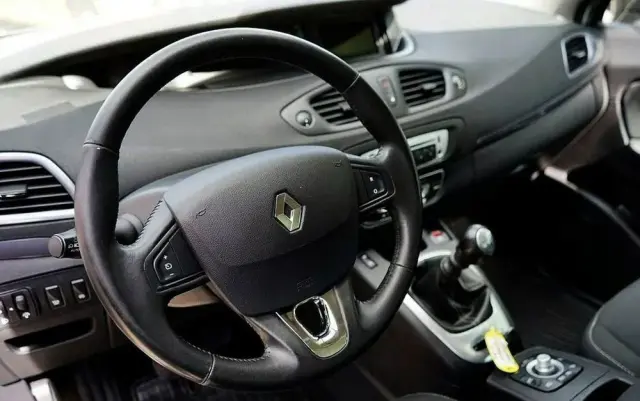 RENAULT Scenic 1.5 dCi Limited