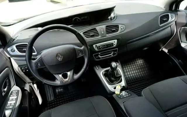 RENAULT Scenic 1.5 dCi Limited