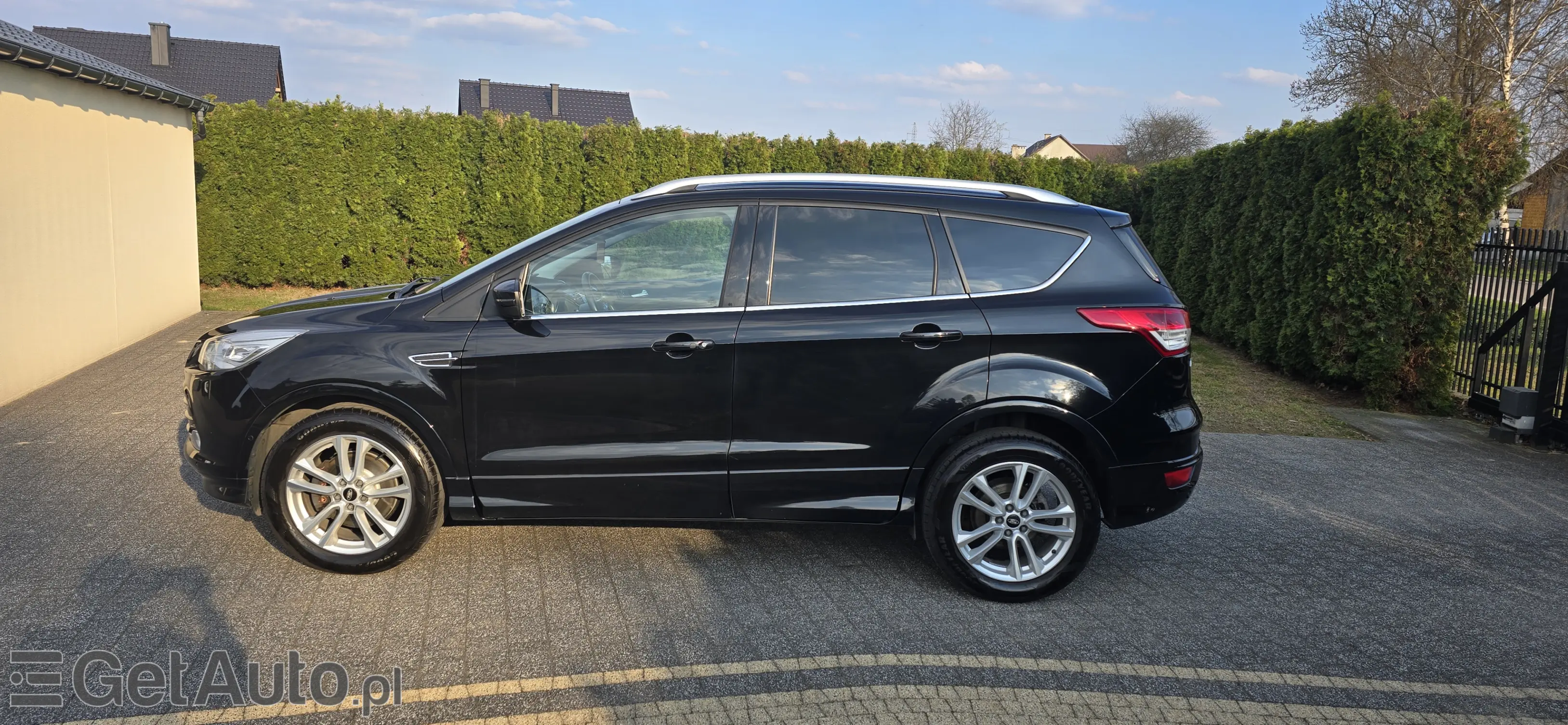 FORD Kuga Titanium Plus 4WD Powershift