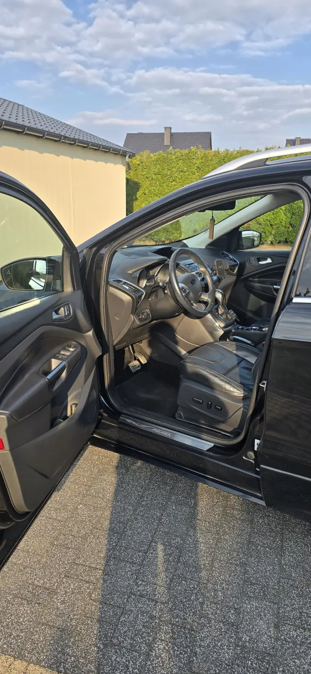 FORD Kuga Titanium Plus 4WD Powershift