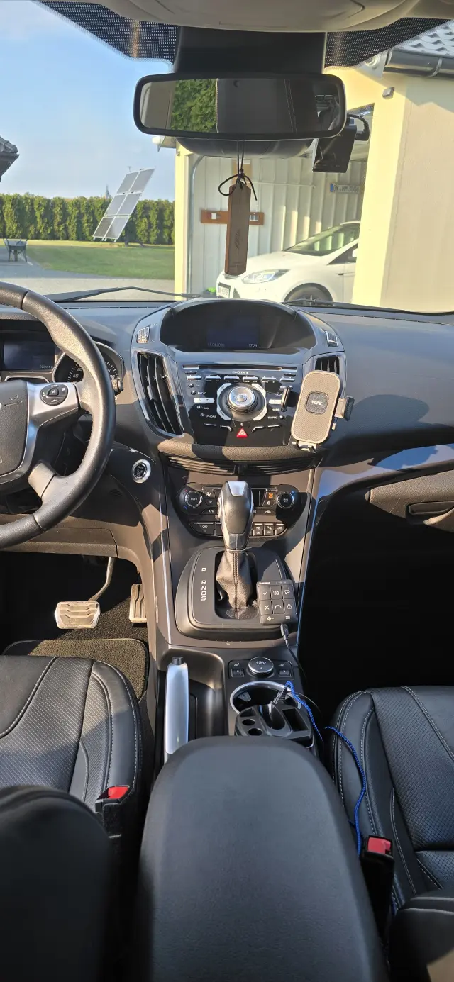 FORD Kuga Titanium Plus 4WD Powershift