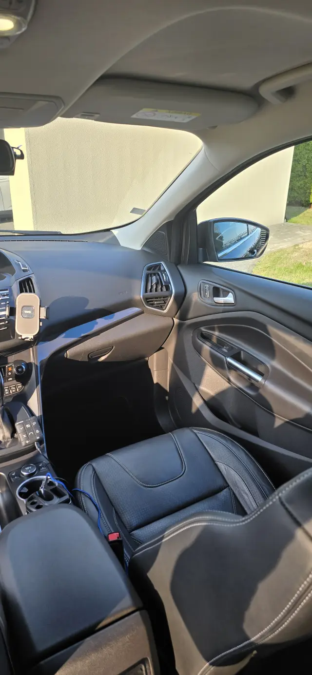 FORD Kuga Titanium Plus 4WD Powershift