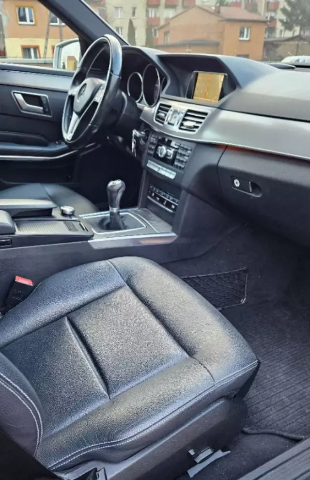 MERCEDES-BENZ Klasa E 